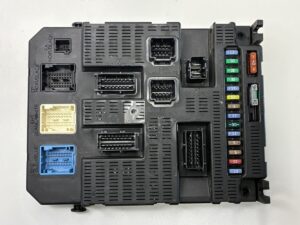 Dit is een vervangende voorgeprogrammeerde BSI voor bijvoorbeeld een Peugeot 206