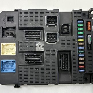 Dit is een vervangende voorgeprogrammeerde BSI voor bijvoorbeeld een Peugeot 206